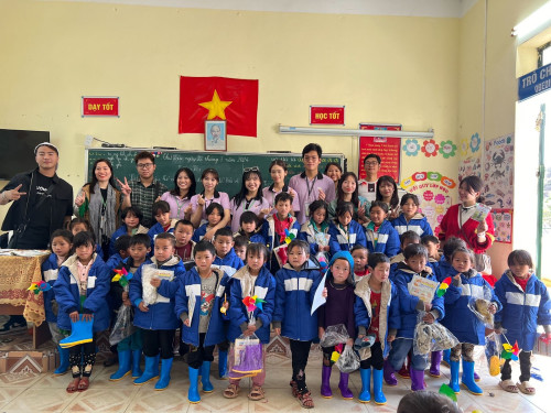 Niềm vui “Nấu ăn cho em” và thách thức trekking 20km tại “Vi Vu Sapa” 7