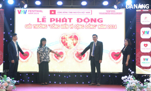 Nhìn lại khoảnh khắc họp báo phát động Lễ tôn vinh và trao giải thưởng “Cống hiến vì cộng đồng” 2024