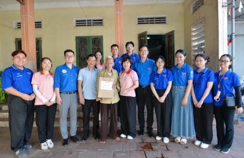 Nguyễn Thị Mến - Chủ nhiệm trẻ kết nối yêu thương bằng nhịp cầu văn hóa