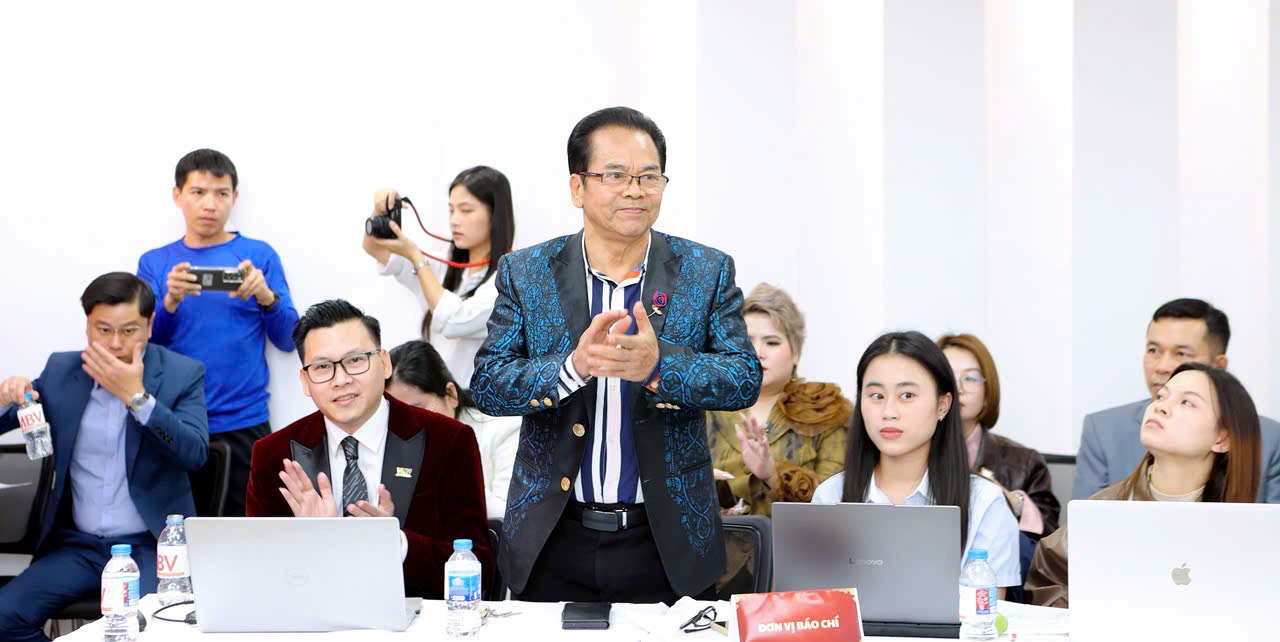 Dai ta NSND Tran Nhuong chia se ve ly do dong hanh voi chuong trinh trong vai tro Dai su Nhan ai