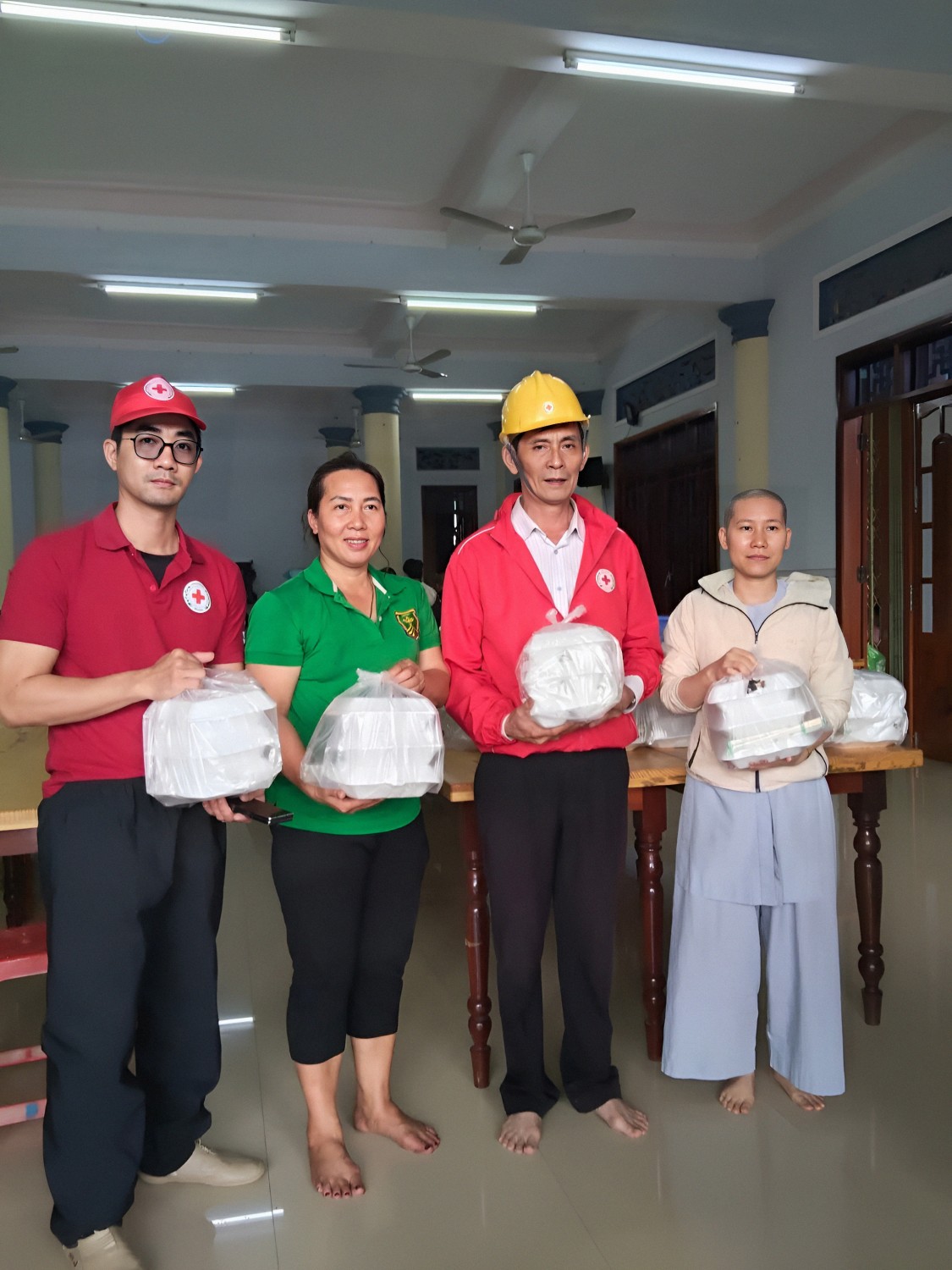 Ảnh 3: Những suất cơm nghĩa tình tại Thái Nguyên (Ảnh NVCC)