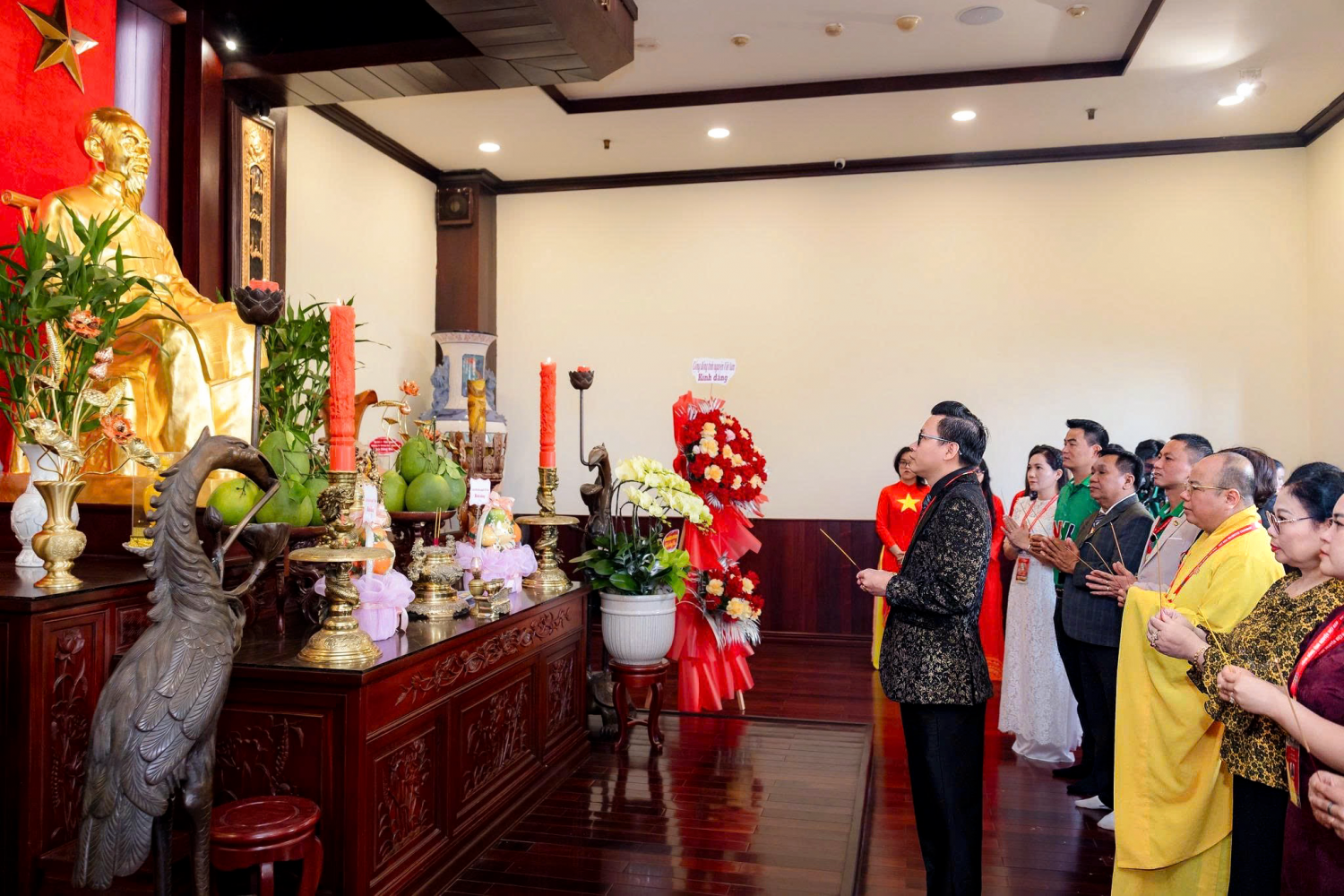 Ảnh 3 Khoảnh khắc trang trọng tại Lễ Tôn vinh & Trao Giải thưởng “Cống hiến vì Cộng đồng” 2025 nơi những hành trình bền bỉ được gọi tên
