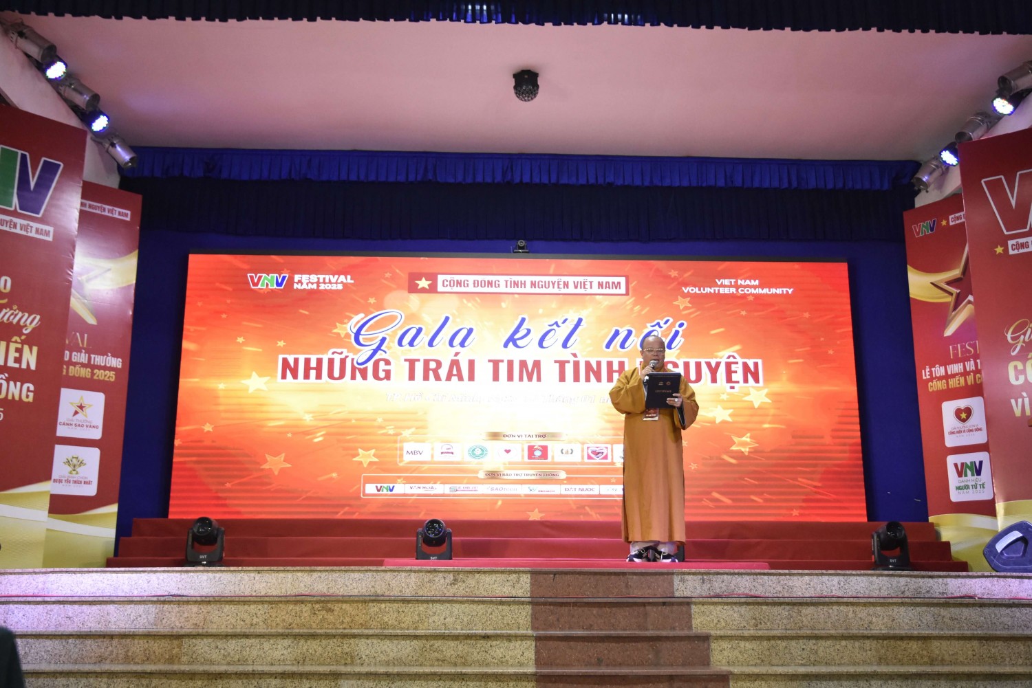 Bai phat bieu cua Thuong toa Thich Thanh Cuong tai Dem Gala Ket noi nhung trai tim thien nguyen toan quoc 2025