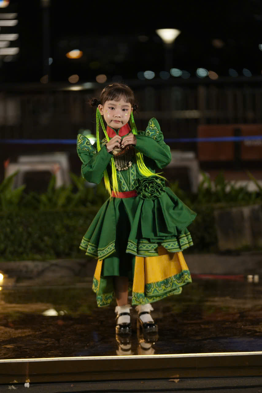 Mẫu Nhí Khả My - Khi Niềm Đam Mê Lên Tiếng Từ Những Bước Chân Nhỏ