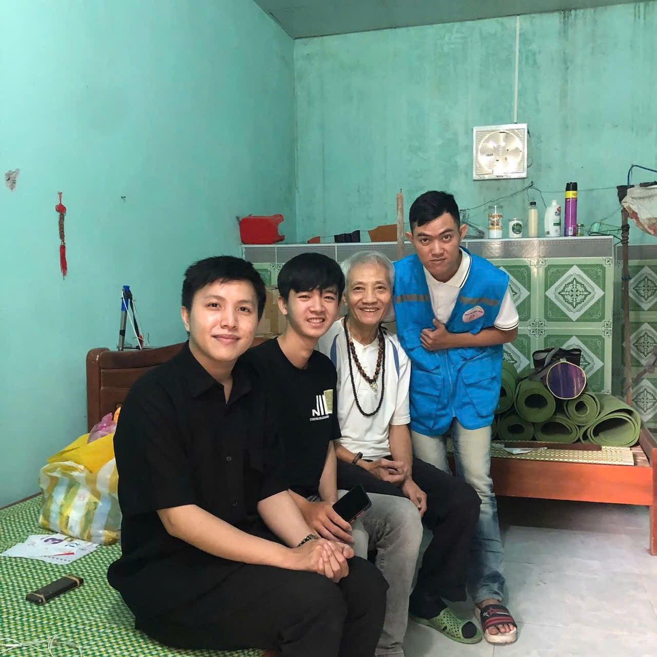 Ảnh 1. Hoạt động thiện của anh Bình.