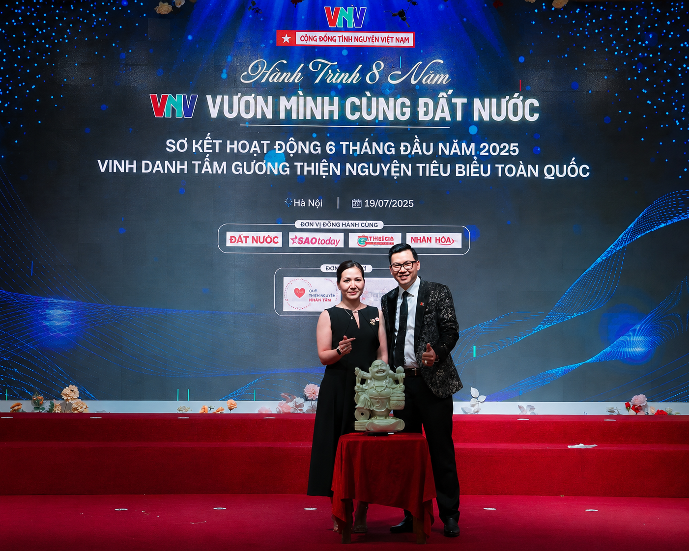 Doanh nhân Lê Thị Nhung đấu giá thành công để gây quỹ thiện nguyện
